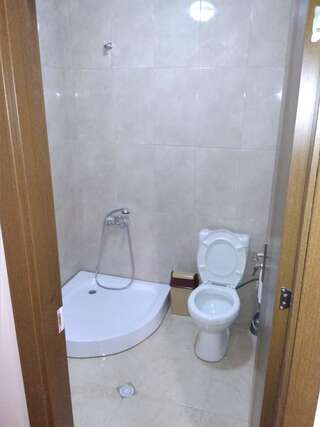 Отель Hotel Samefo Тбилиси Двухместный номер с двуспальной кроватью и дополнительной кроватью-9